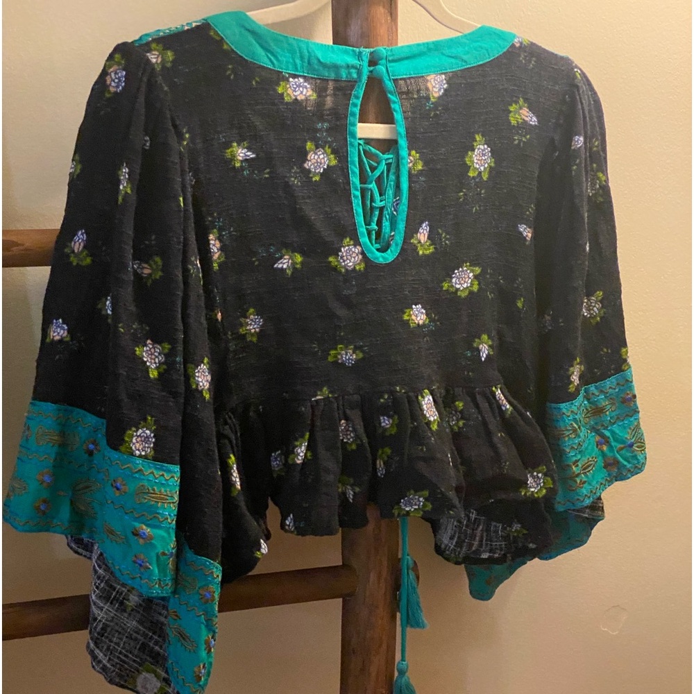 FREE PEOPLE SEMI CROPPED EMBROIDERED XS BLOUSE NEW - Picture 10 of 13